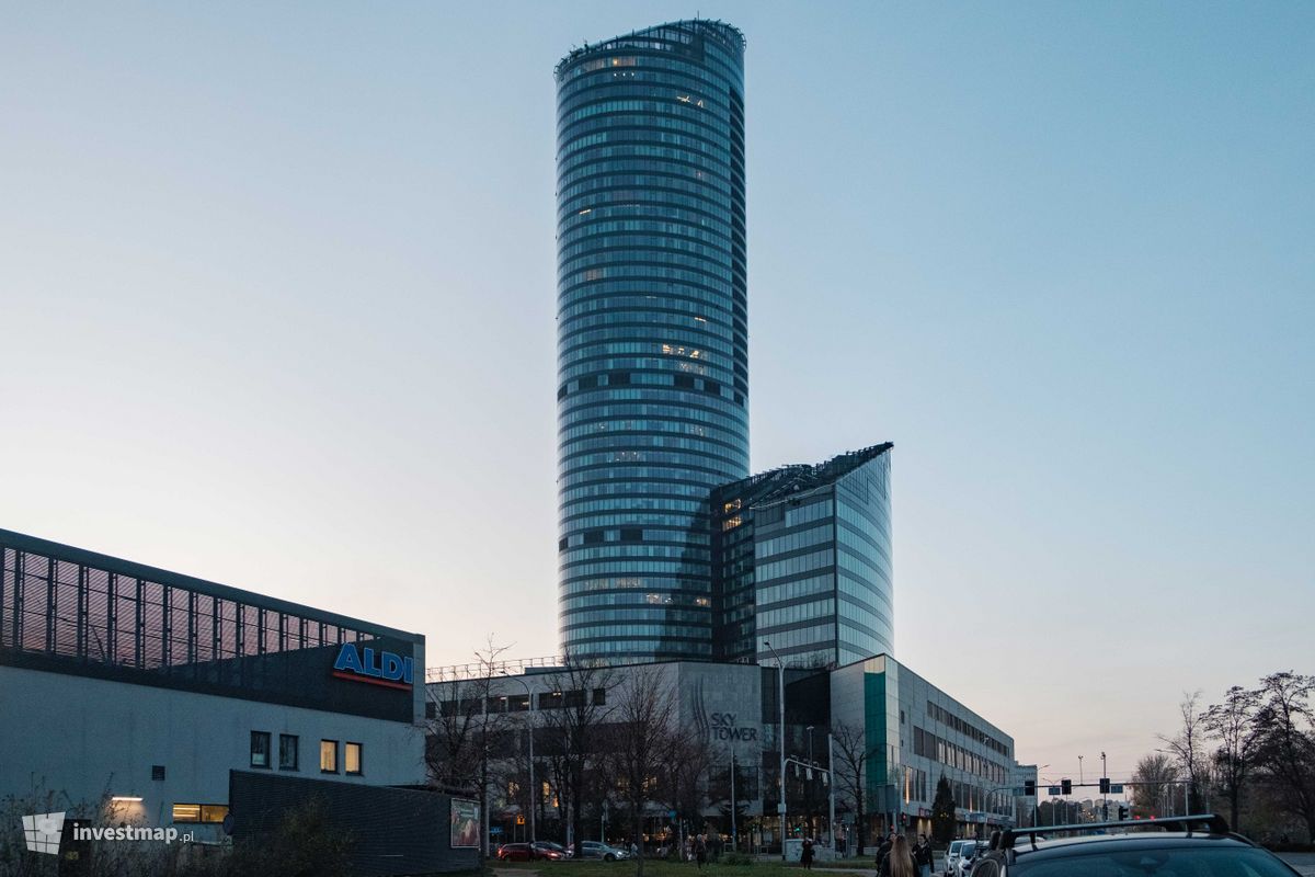 Zdjęcie Sky Tower fot. Jakub Zazula 