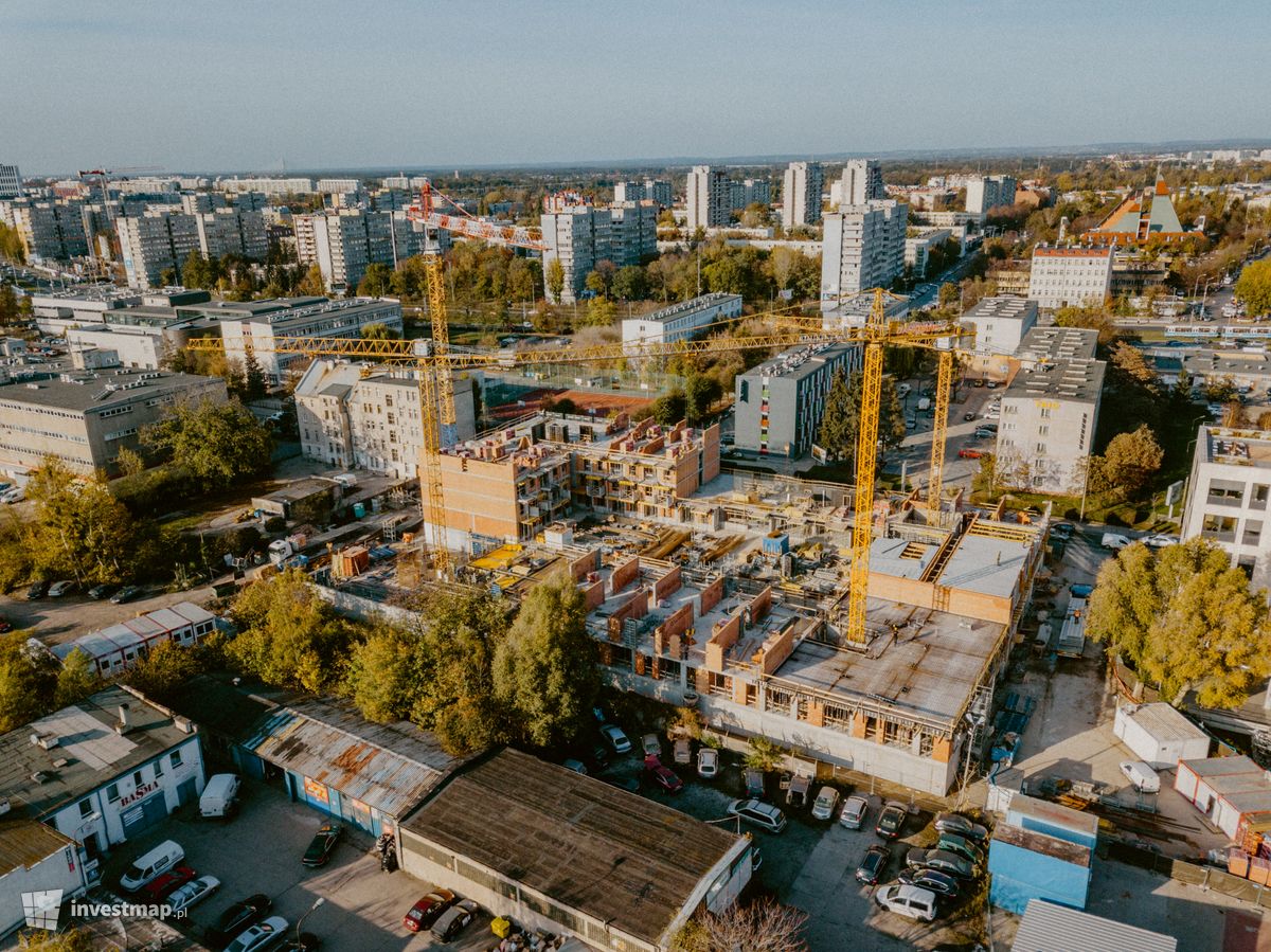 Zdjęcie [Wrocław] Budynek wielorodzinny "Braniborska 44" fot. Jakub Zazula 