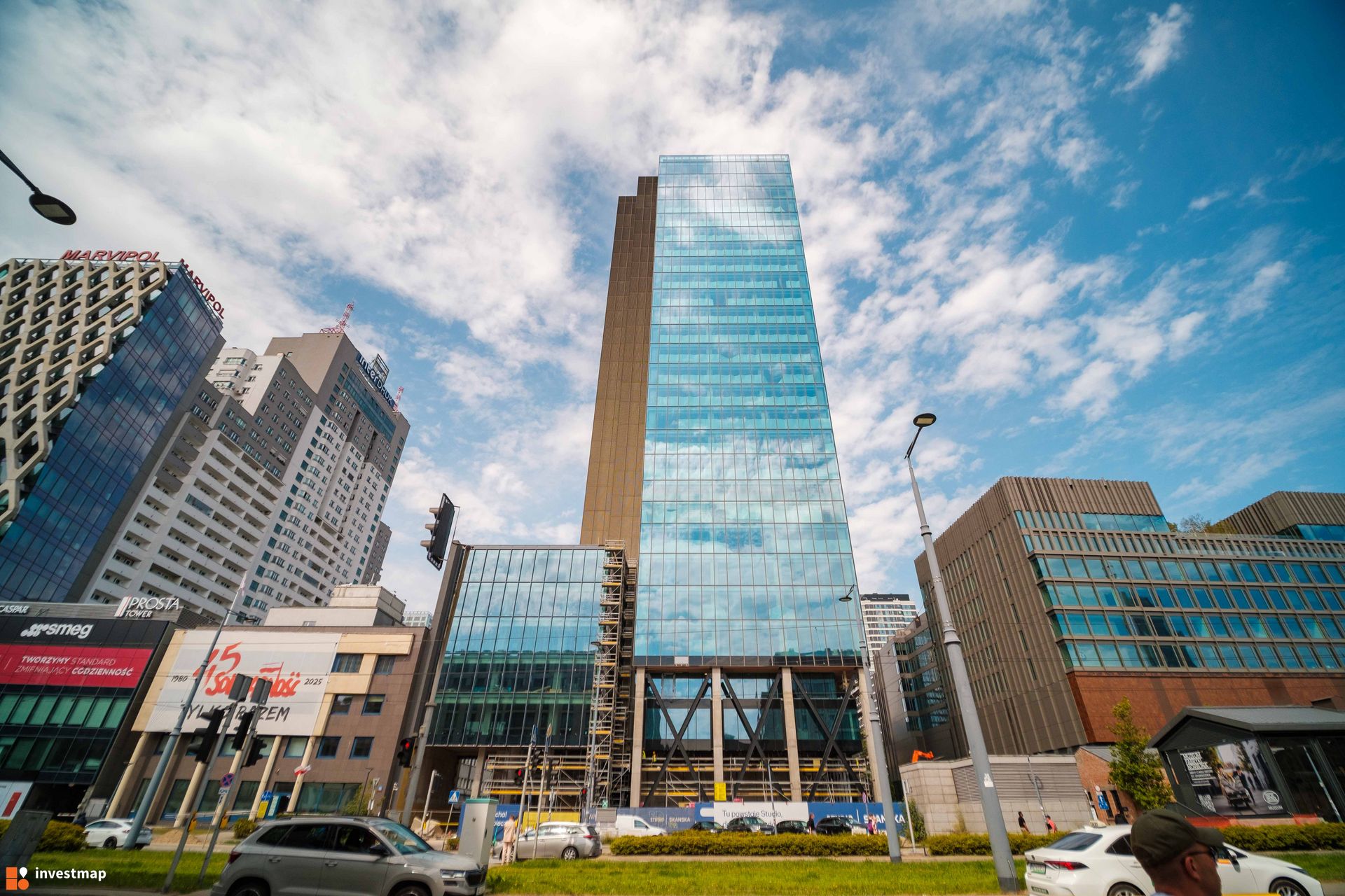 Kolejny ponad 100-metrowy wieżowiec w Warszawie gotowy 