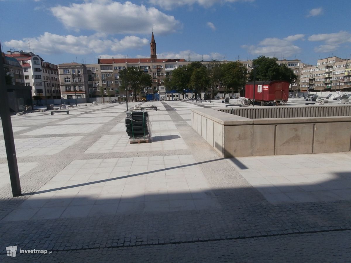 Zdjęcie  Przebudowa pl. Nowy Targ z budową parkingu podziemnego fot. Jan Augustynowski