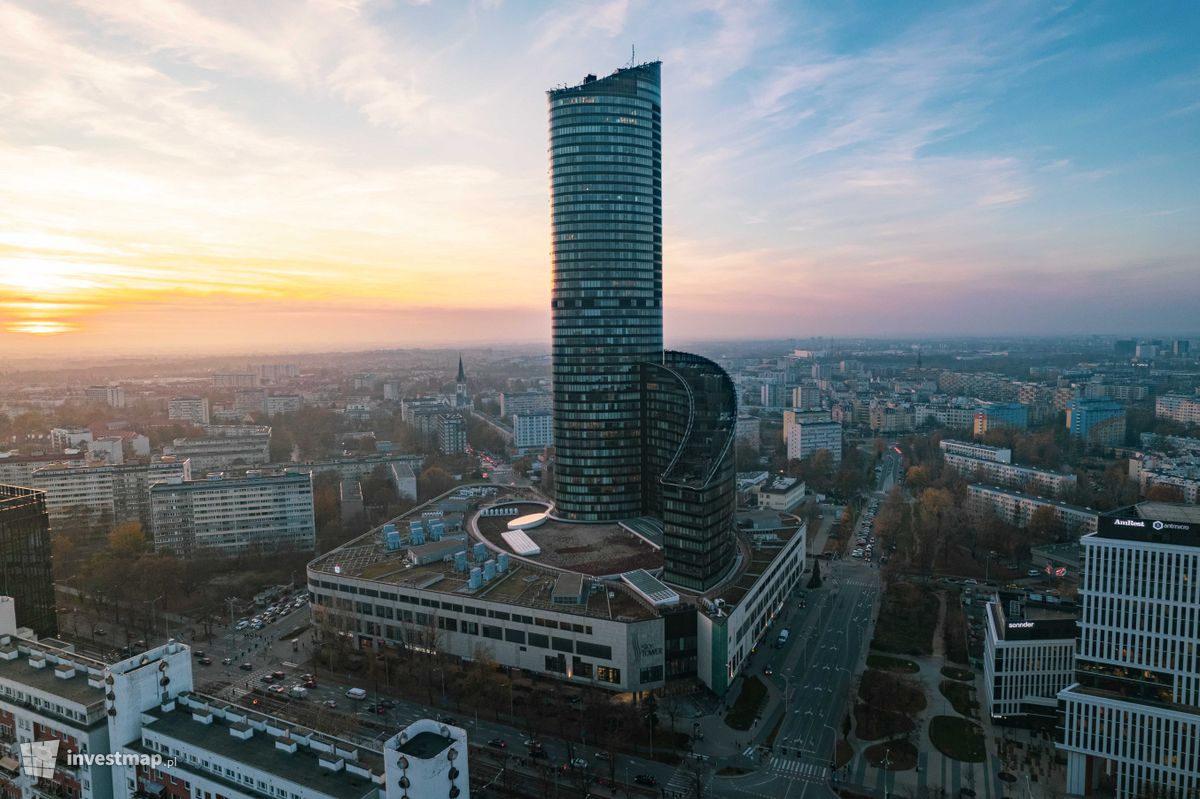 Zdjęcie Sky Tower fot. Jakub Zazula 