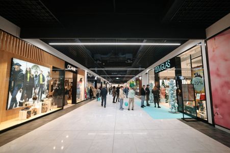 W Zawierciu została otwarta Brama Jury. Łączy funkcje galerii handlowej i parku handlowego