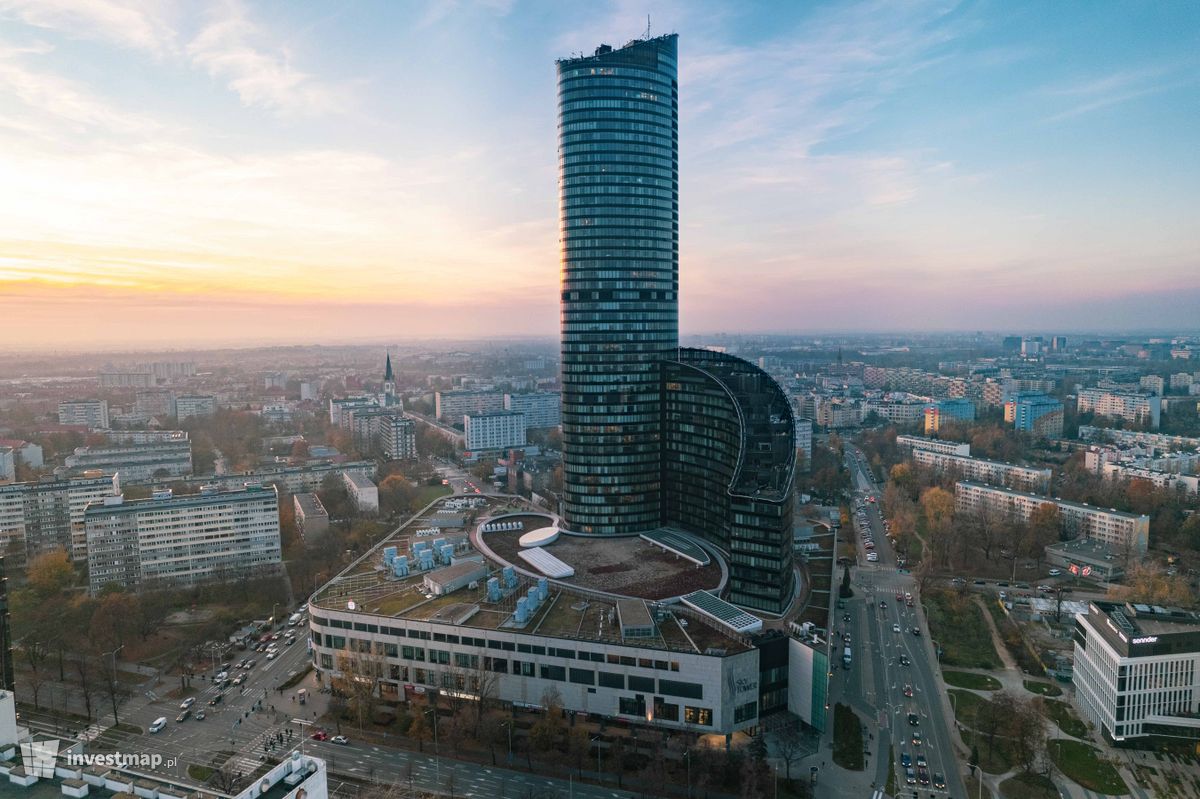 Zdjęcie Sky Tower fot. Jakub Zazula 