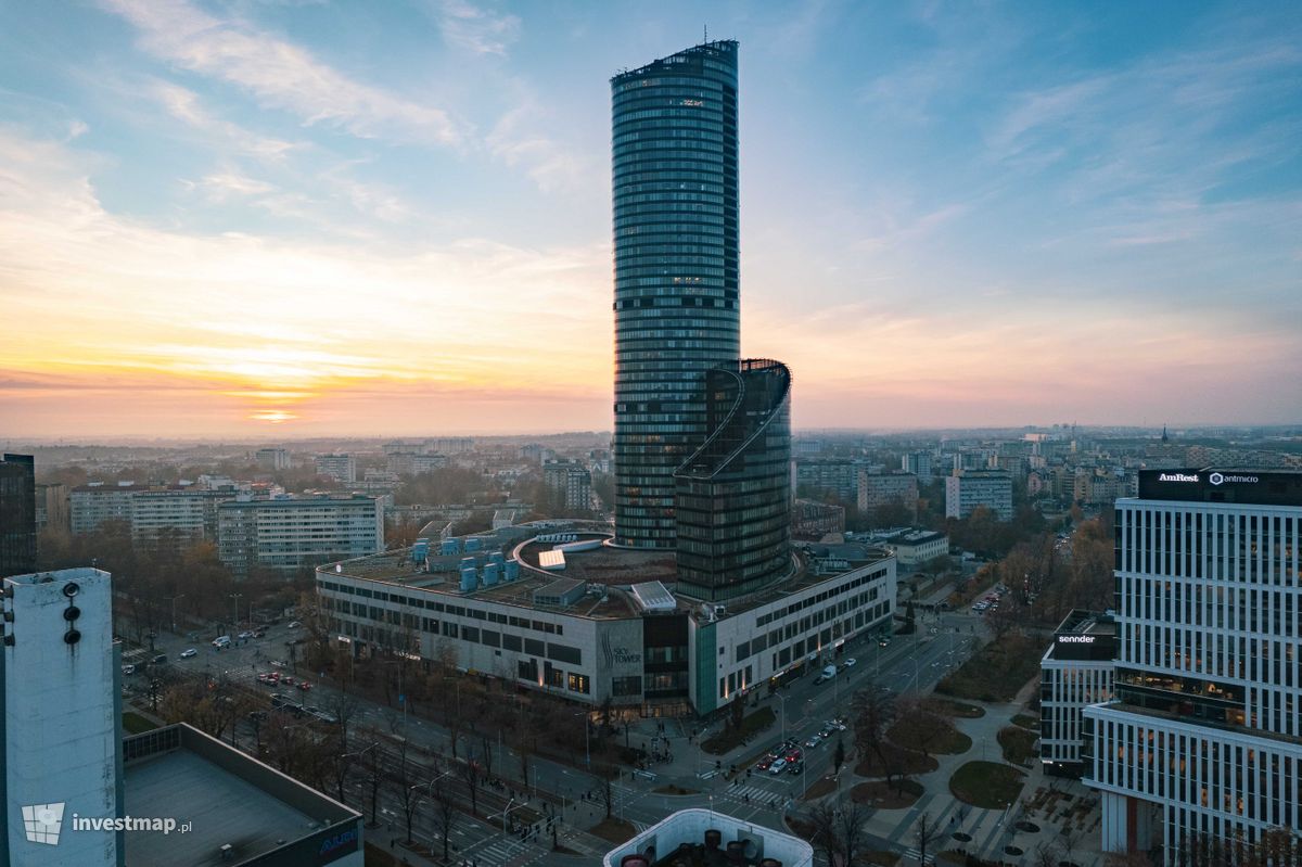 Zdjęcie Sky Tower fot. Jakub Zazula 