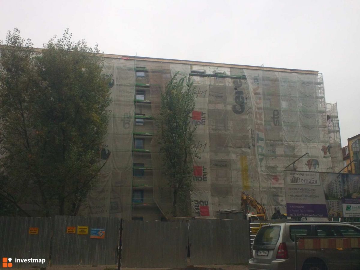 Zdjęcie [Wrocław] Budynek wielorodzinny, Plac Bema 5a fot. Orzech 