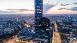 Nowi najemcy i modernizacje w Sky Tower we Wrocławiu