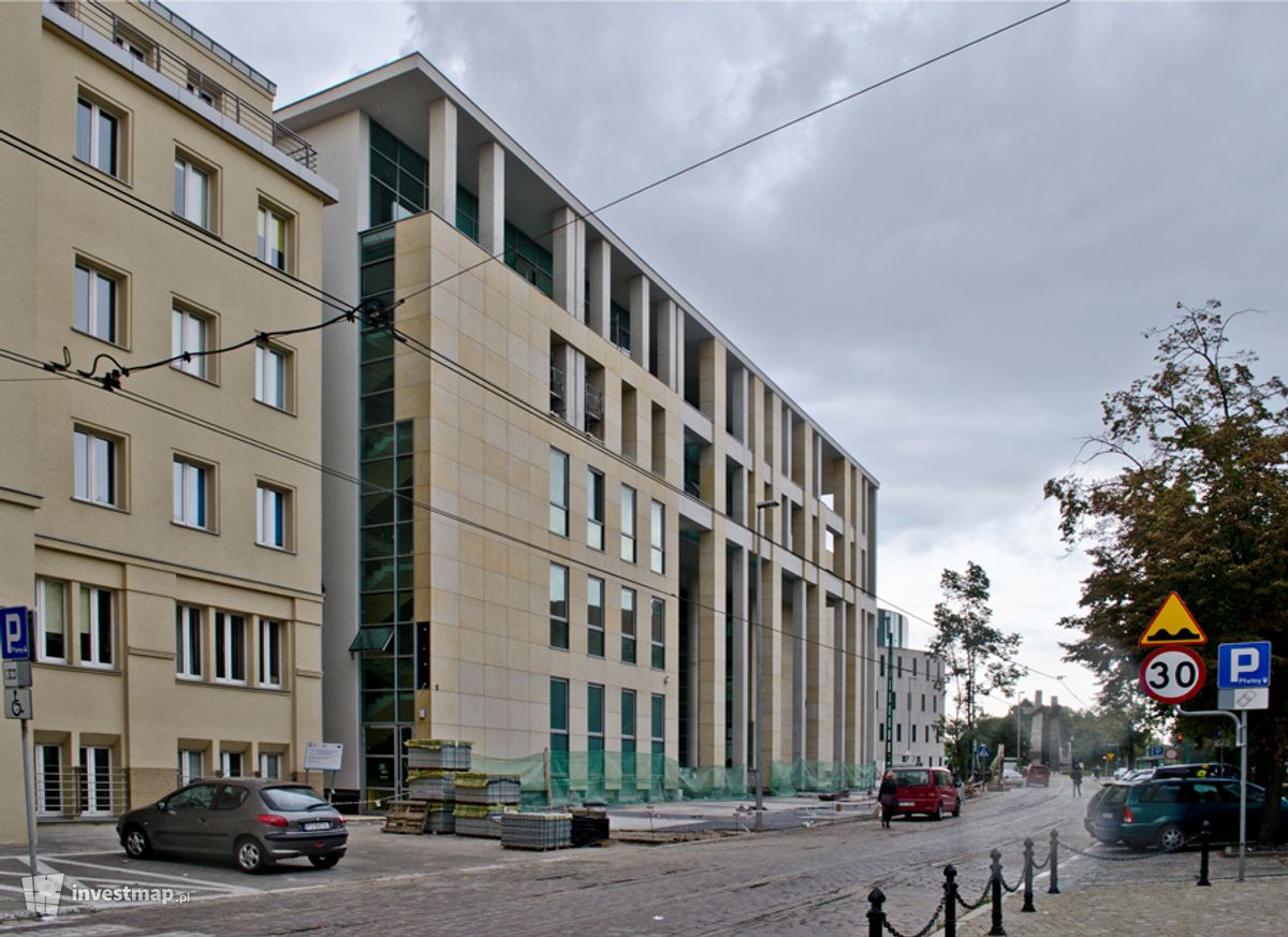 Zdjęcie [Poznań] Centrum Edukacyjne Usług Elektronicznych (Uniwersytet Ekonomiczny) fot. przemyslaw 