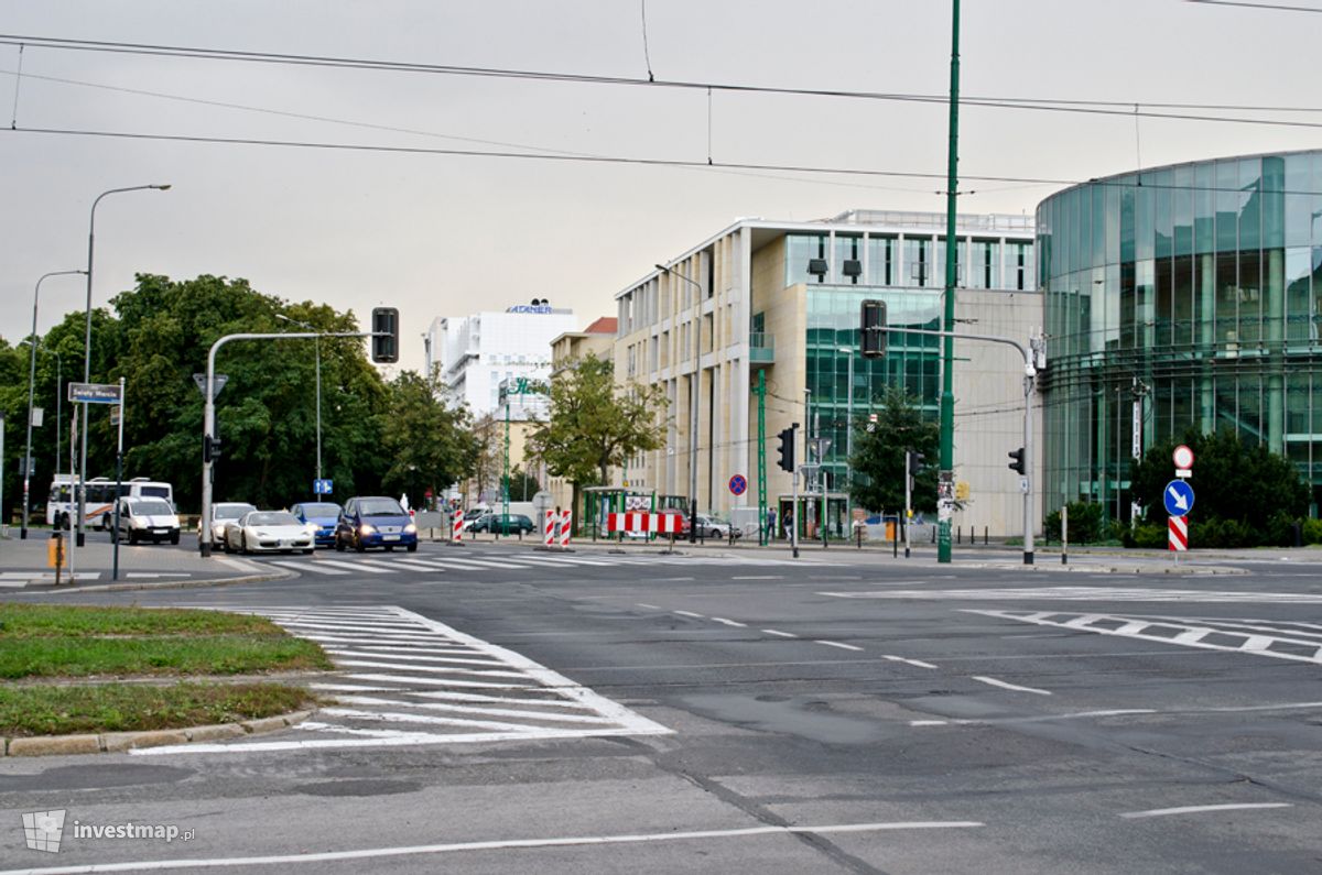 Zdjęcie [Poznań] Centrum Edukacyjne Usług Elektronicznych (Uniwersytet Ekonomiczny) fot. przemyslaw 