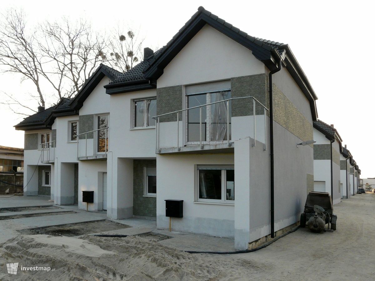 Zdjęcie [Wrocław] Osiedle domów jednorodzinnych "Malinowy Zakątek" fot. alsen strasse 67 