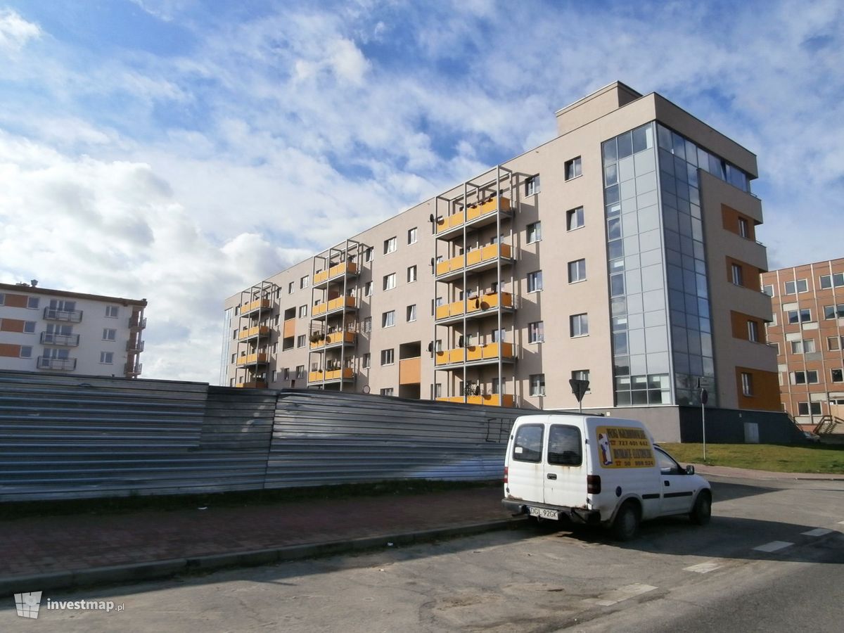 Zdjęcie [Głogów] Przebudowa hotelu pracowniczego na bloki komunalne fot. Jan Augustynowski