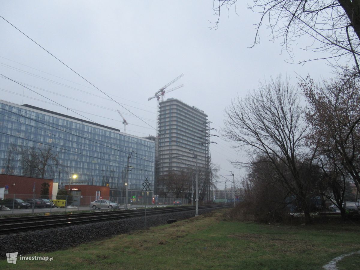 Zdjęcie [Warszawa] Bliska Wola Tower fot. Adam Lutostański 