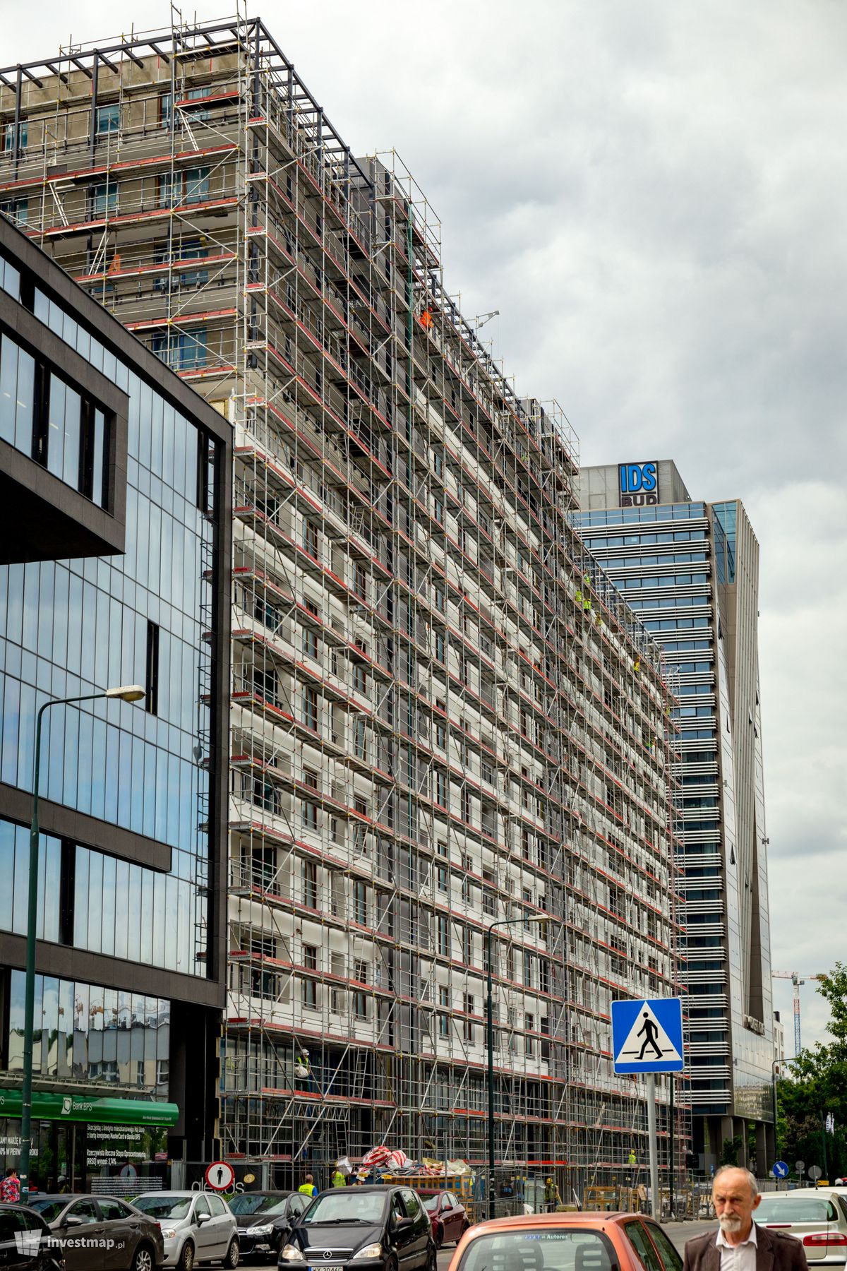 Zdjęcie [Warszawa] Apartamentowiec "Grzybowska 85" fot. Jakub Zazula 