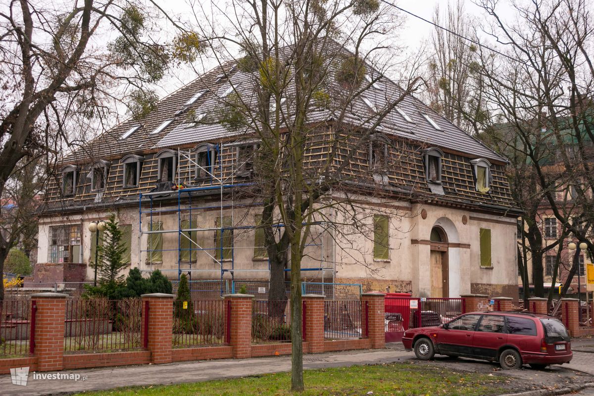 Zdjęcie Budynek wielorodzinny (dawne kasyno oficerskie), ul. Koszarowa 1 