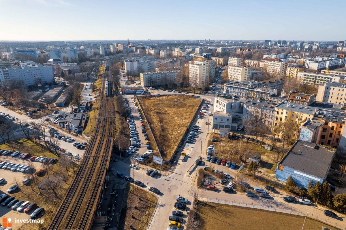 Zdjęcie Biurowiec, ul. Kolejowa fot. Jakub Zazula 