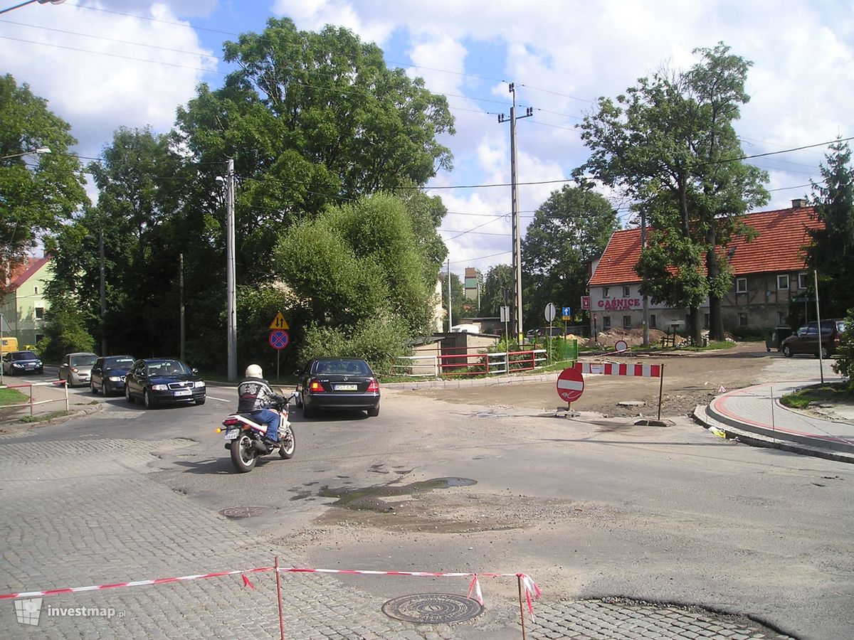Zdjęcie [Szczawno-Zdrój] Przebudowa skrzyżowania ulic Słowackiego, Mickiewicza i Sienkiewicza fot. Mateusz Kaszubski 