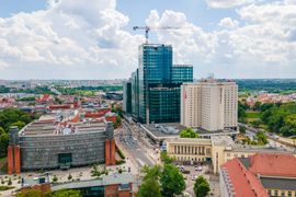 Powstaje najwyższy budynek w Poznaniu, 116-metrowy biurowiec AND2 [FILM+ZDJĘCIA]