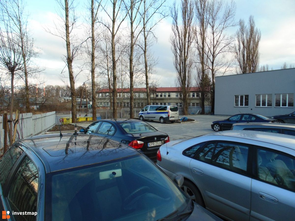 Zdjęcie Biurowiec, ul. Ujastek 5B fot. Damian Daraż 