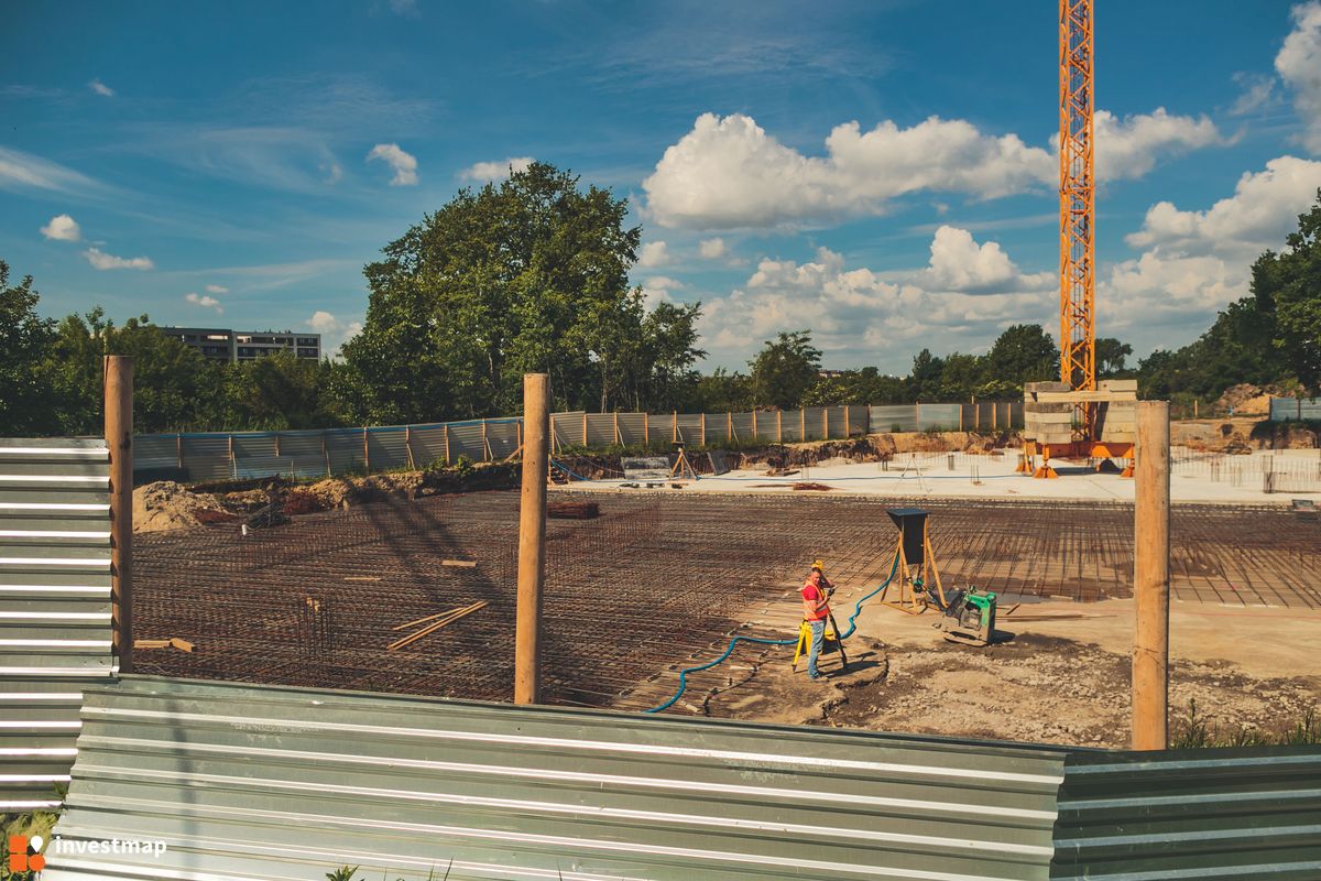 Zdjęcie Budynek wielorodzinny z lokalami biurowymi, ul. Skarbowców 4-15 