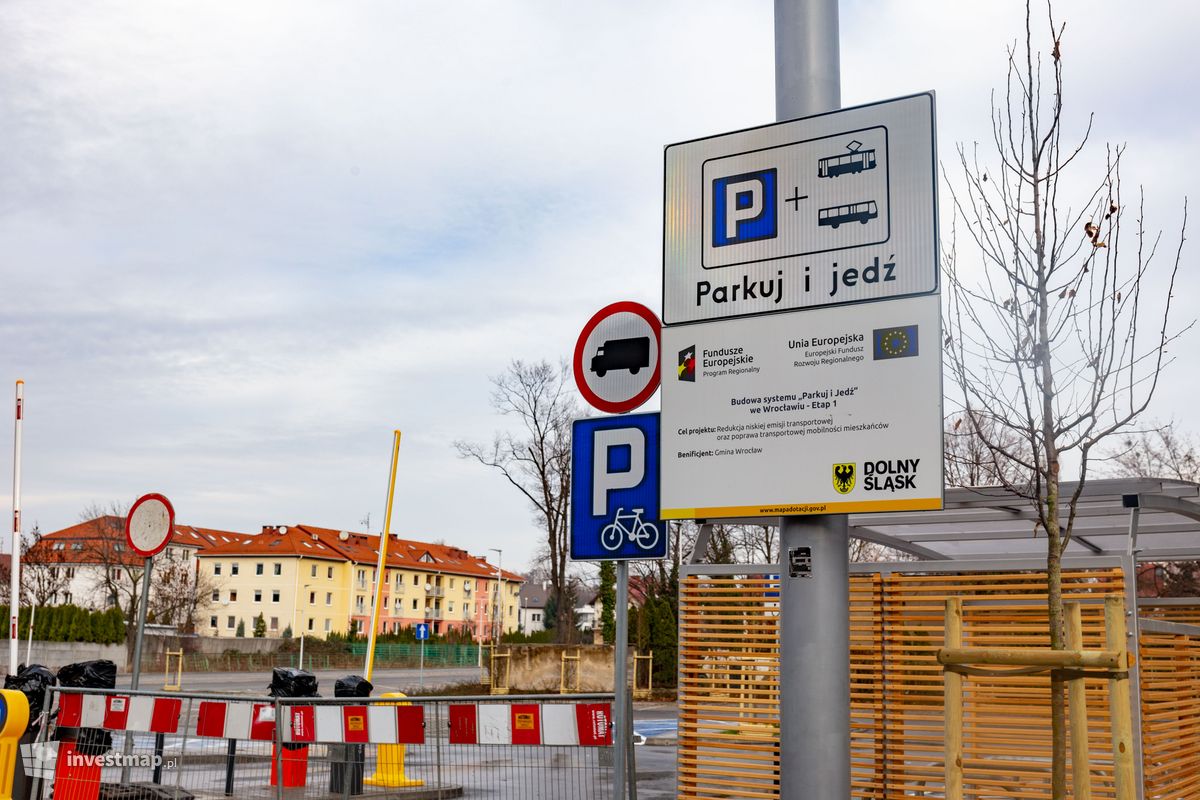 Zdjęcie [Warszawa] Parking systemu Park & Ride Opolska fot. Jakub Zazula 
