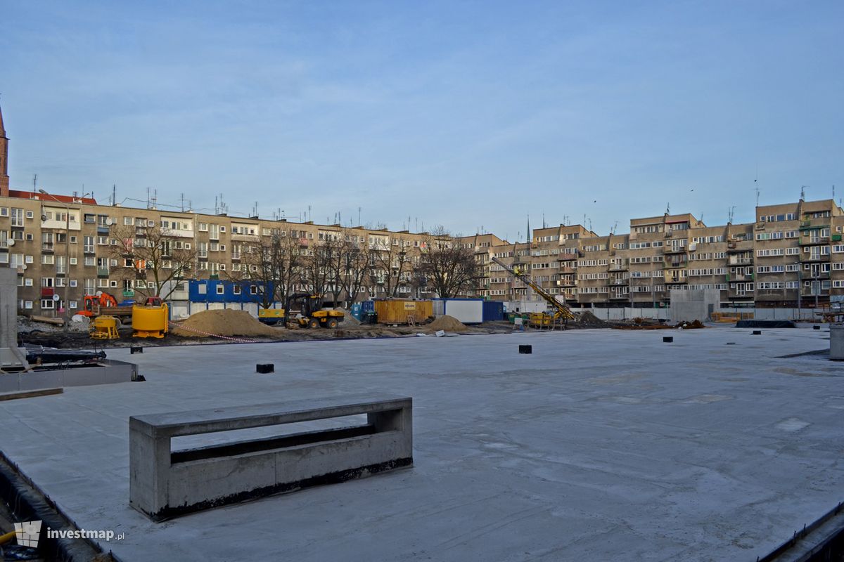 Zdjęcie  Przebudowa pl. Nowy Targ z budową parkingu podziemnego fot. alsen strasse 67 