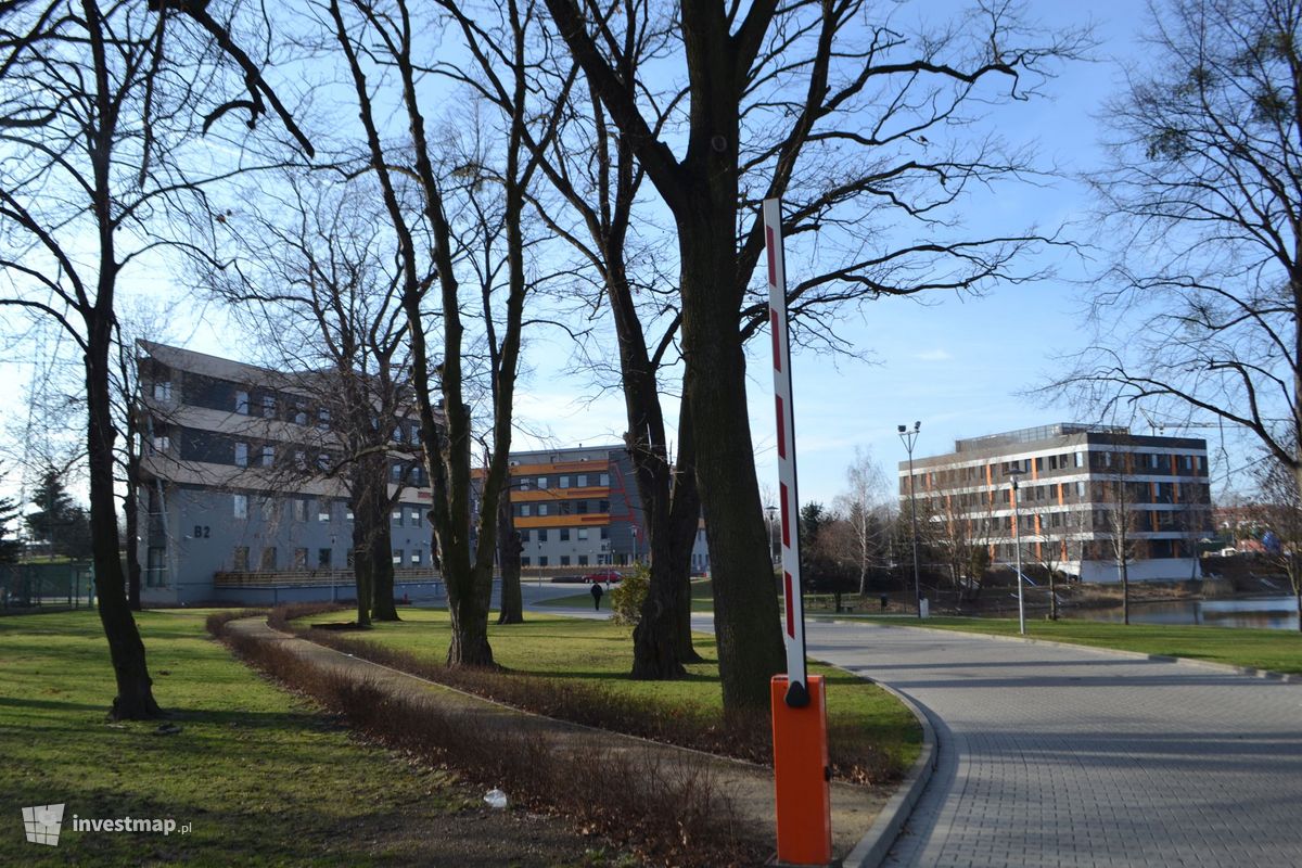 Zdjęcie [Wrocław] Kompleks biurowy "Racławicka Center" fot. Jan Augustynowski