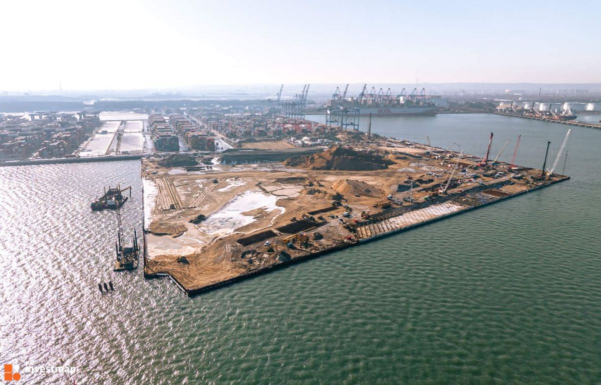 Zdjęcie Terminal Kontenerowy Baltic Hub Gdańsk fot. Orzech 