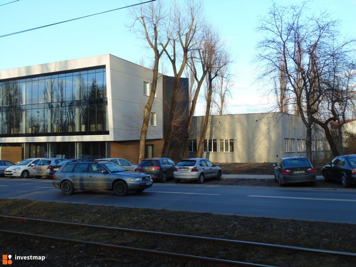 Zdjęcie Biurowiec, ul. Ujastek 5B fot. Damian Daraż 