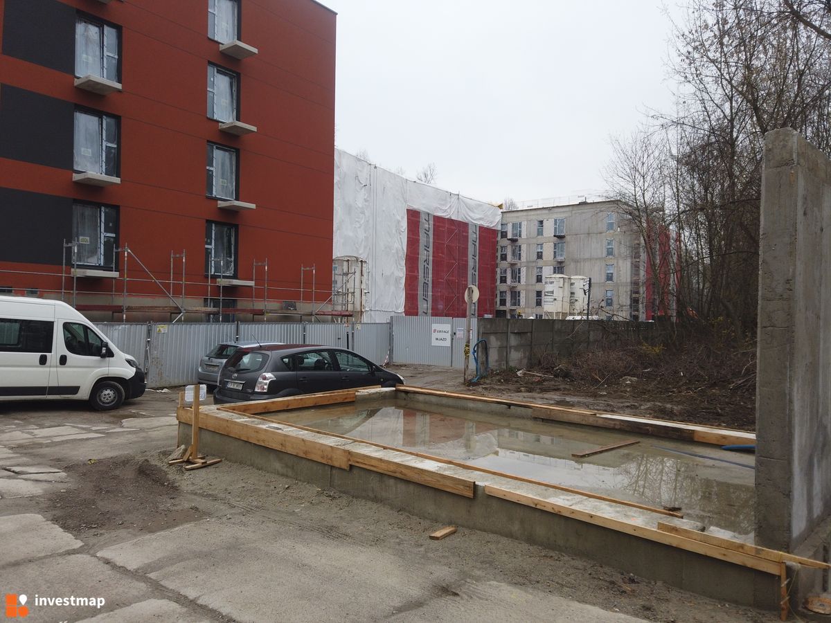 Zdjęcie Al. Pokoju 64 fot. Damian Daraż 