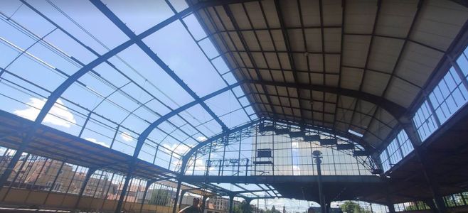 Ponownie rusza remont hali dworca kolejowego w Legnicy [ZDJĘCIA]