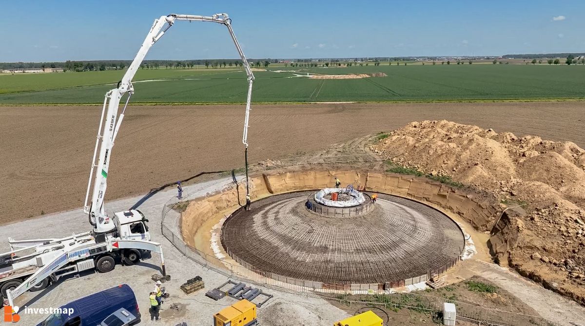 Zdjęcie Farma wiatrowa Miejska Górka fot. Orzech 