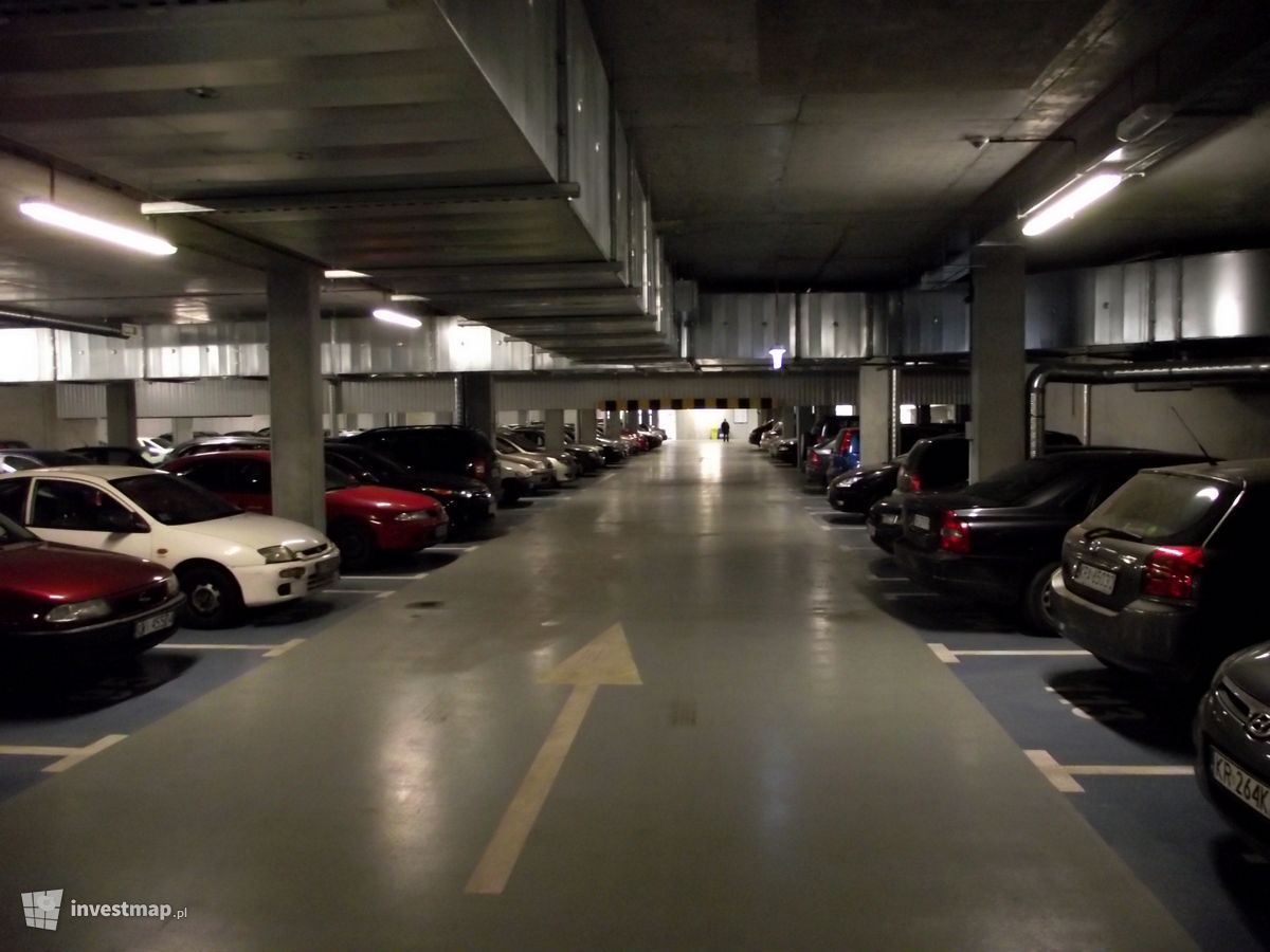 Zdjęcie Parking podziemny, al. 3 Maja fot. Damian Daraż 