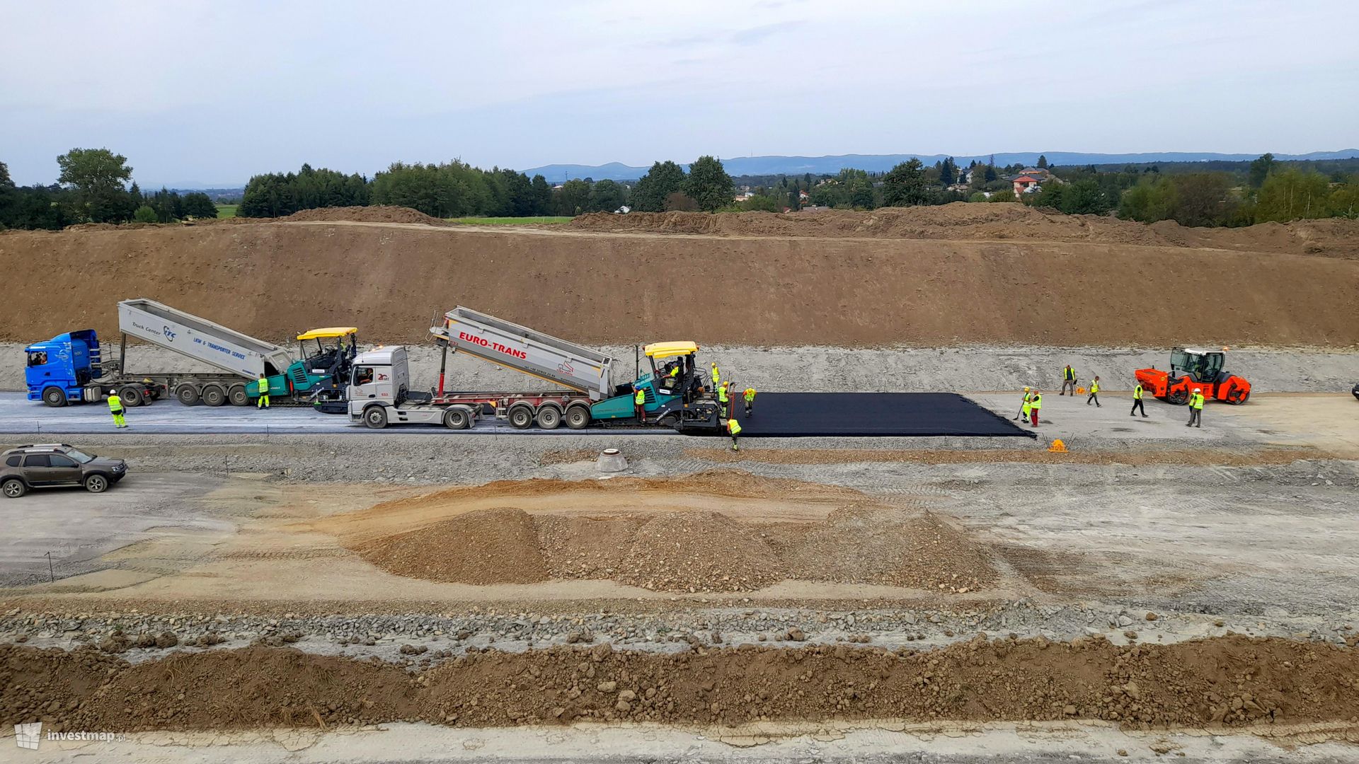 Pierwsze 100 metrów nawierzchni na drodze ekspresowej S19 Krosno - Miejsce Piastowe 