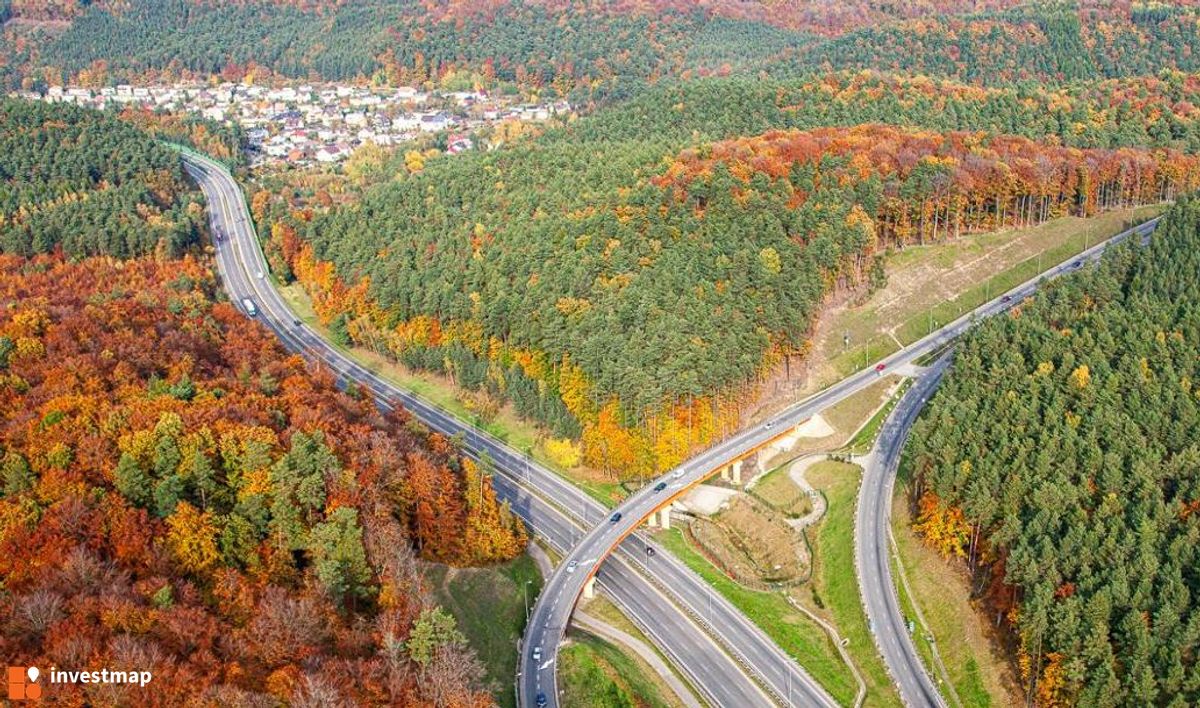Zdjęcie Droga Czerwona fot. Orzech 