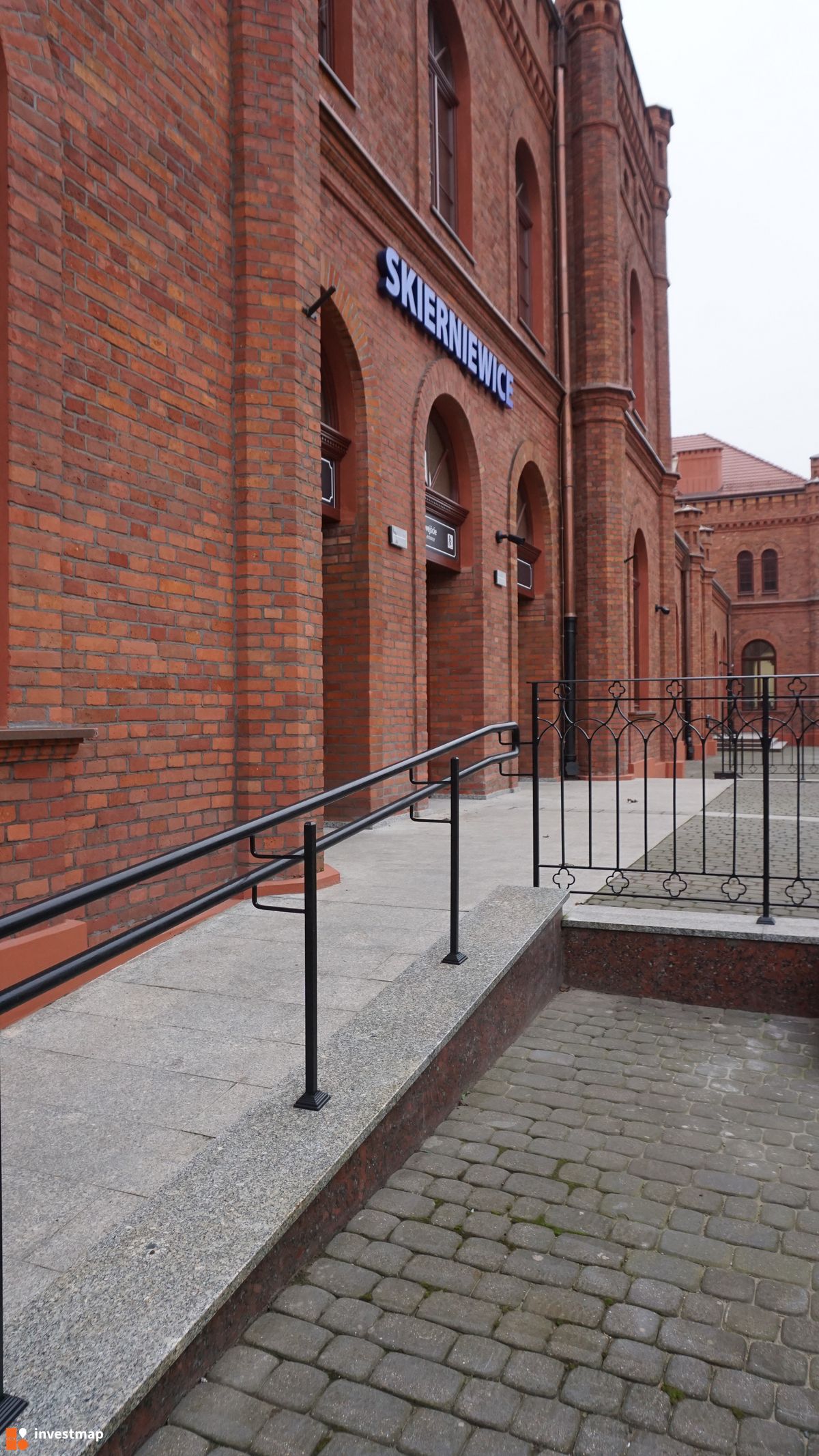 Zdjęcie Dworzec kolejowy w Skierniewicach fot. Wojciech Jenda
