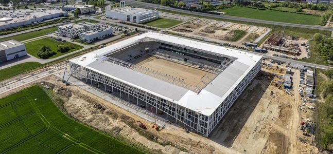 W Opolu powstaje nowy stadion miejski. Już robi wrażenie [FILM+ZDJĘCIA]