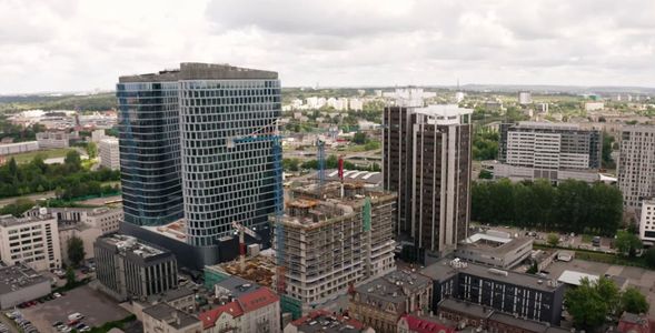 W Katowicach trwa budowa ostatniego wieżowca Global Office Park [FILM + ZDJĘCIA]