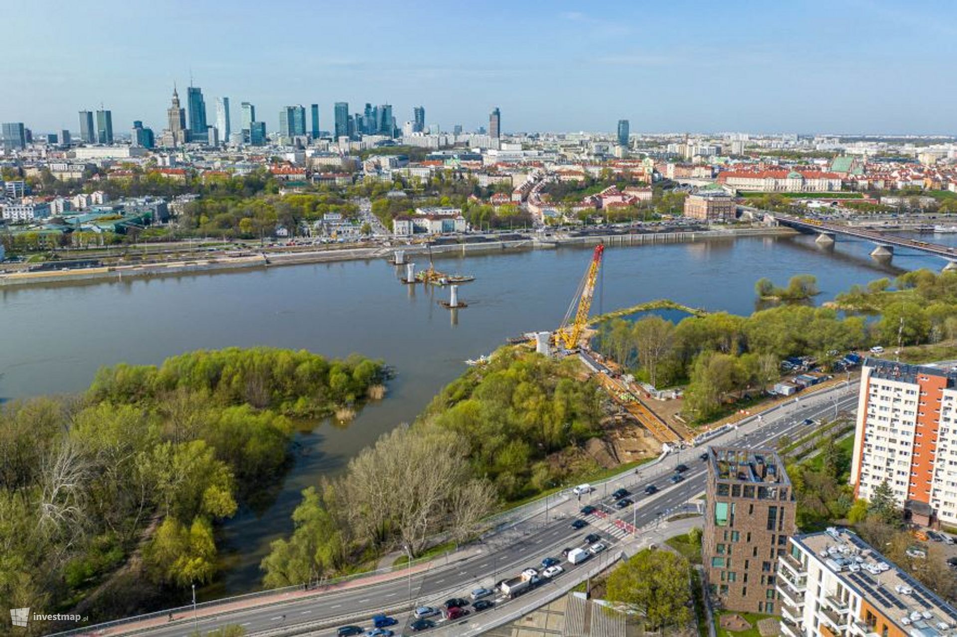 W Warszawie trwa budowa nowego mostu pieszo-rowerowego przez Wisłę 