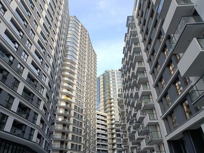 Rynek nieruchomości w IV kw. 2023 r.: Rekordowe kredyty, rosnące ceny i ograniczona podaż mieszkań