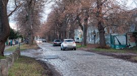 Jedna z najbardziej zniszczonych ulic we Wrocławiu doczeka się przebudowy [WIZUALIZACJE+ZDJĘCIA]
