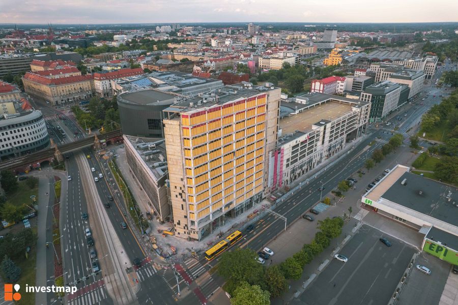 Trwa rozbiórka Arkad Wrocławskich. W centrum Wrocławia powstanie nowy, wielki kompleks wielofunkcyjny [FILM]