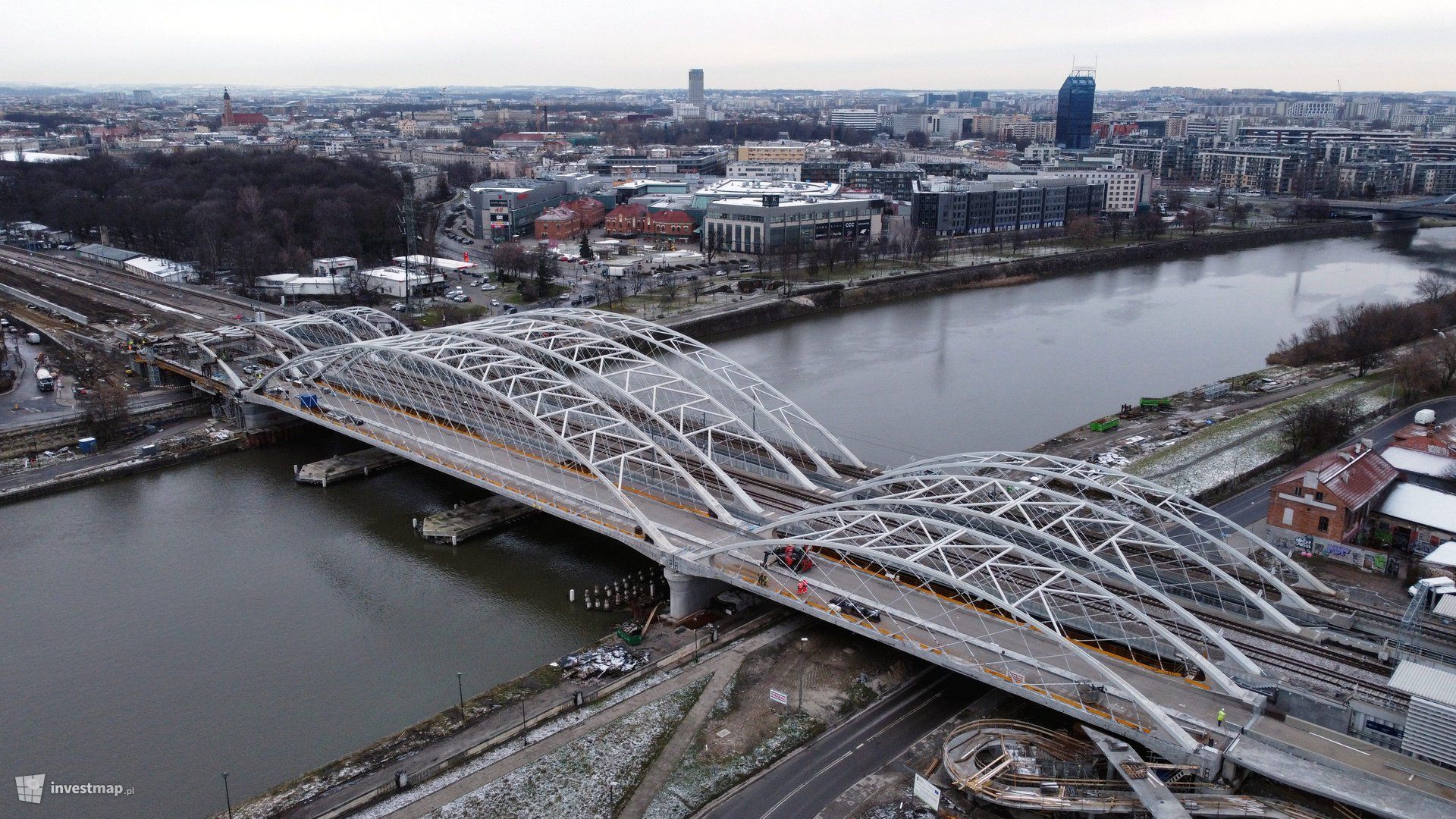 W Krakowie trwa budowa nowego mostu przez Wisłę i przebudowa przystanku kolejowego Zabłocie 