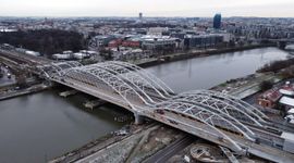 Kończy się budowa nowego mostu kolejowego nad Wisłą w Krakowie [FILM]