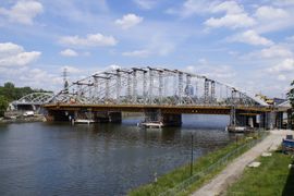 Trwa budowa nowego mostu przez Wisłę w Krakowie [ZDJĘCIA]