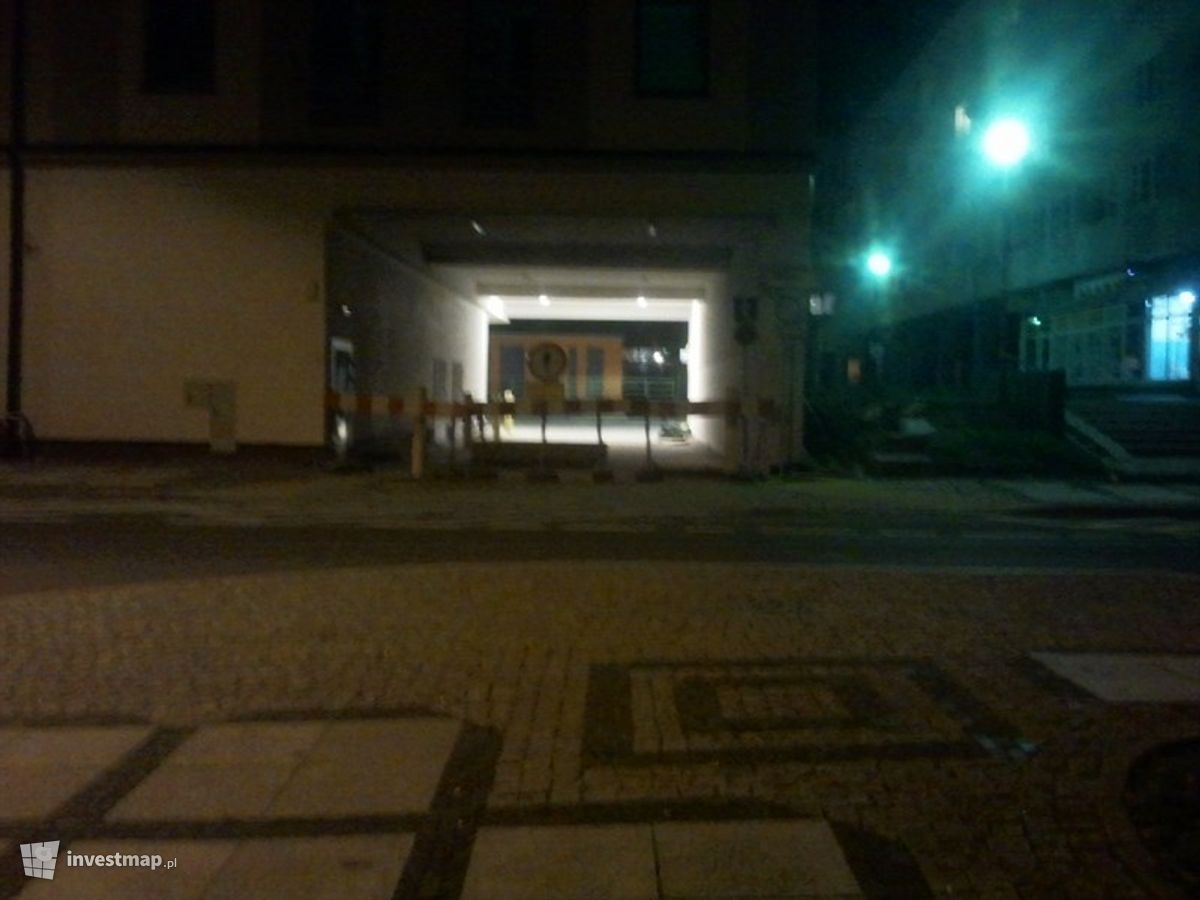 Zdjęcie [Świdnica] Budynek usługowo-mieszkalny, ulica M. Konopnickiej fot. figofago 