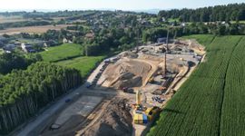 Małopolska: Nowa linia kolejowa Podłęże - Gdów wchodzi w ‎kluczową fazę budowy [ZDJĘCIA]