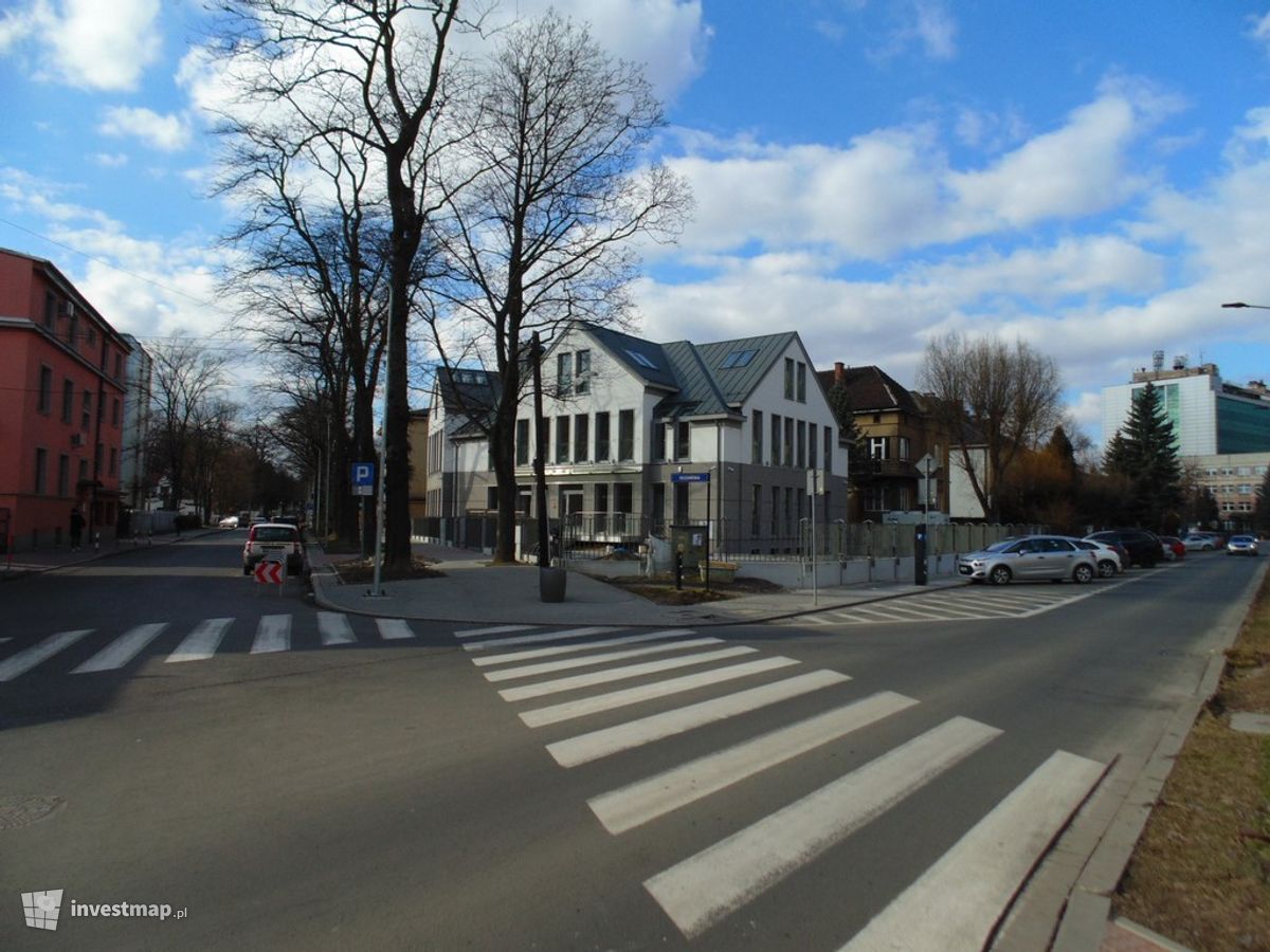 Zdjęcie [Kraków] Budynek Mieszkalny &quot;WILLA&quot;, Al. Beliny Prażmowskiego 60 fot. Damian Daraż 