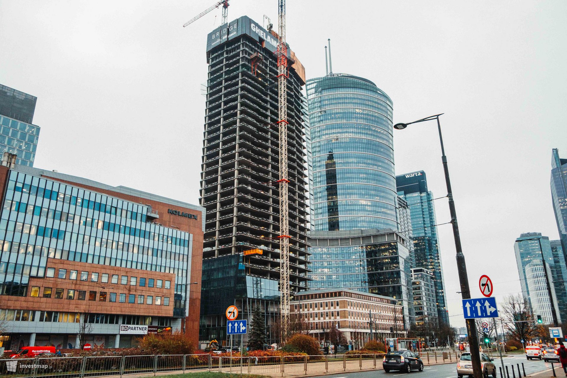 W Warszawie postępują prace na budowie nowego, 174-metrowego wieżowca The Bridge 