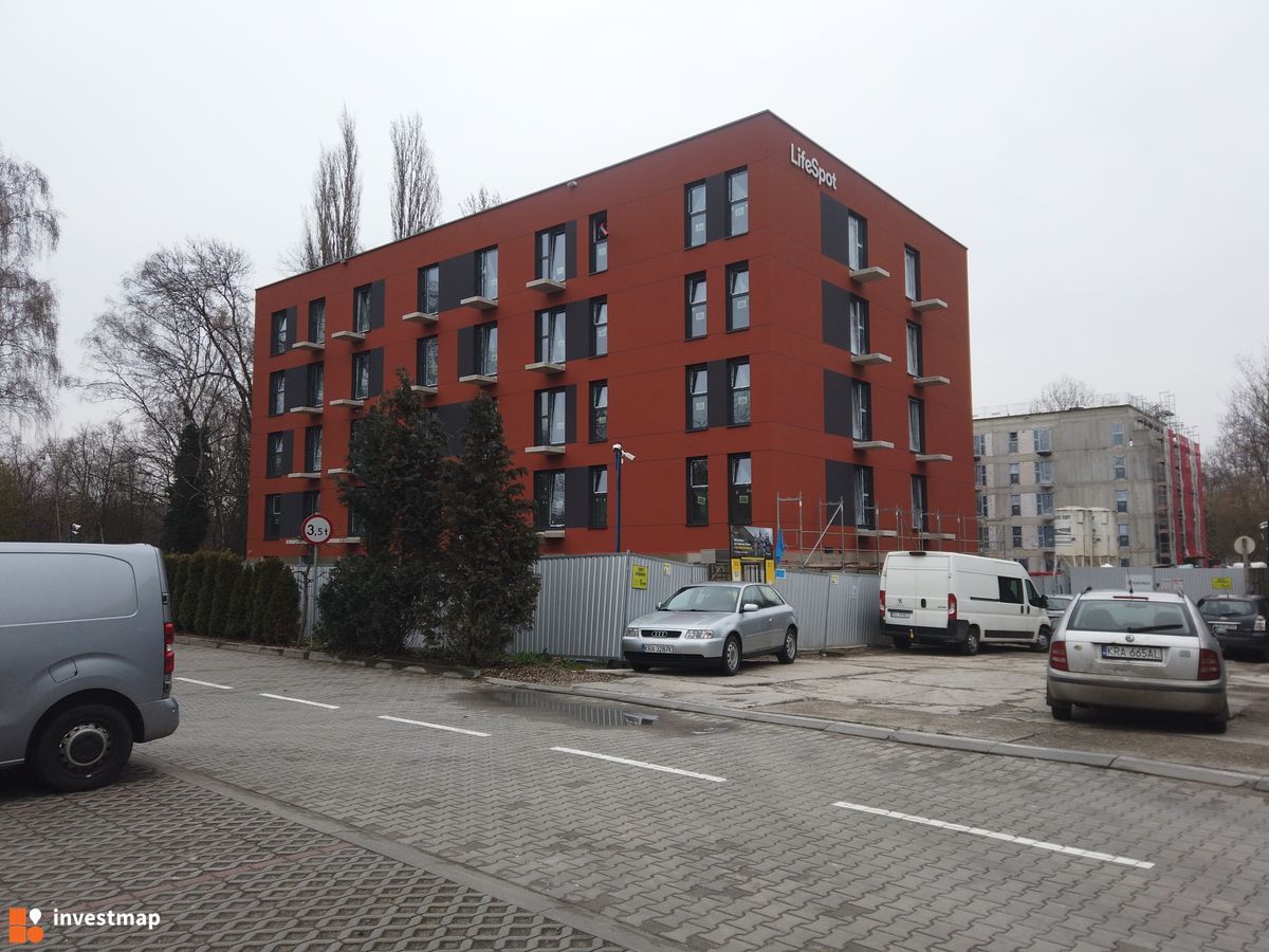 Zdjęcie Al. Pokoju 64 fot. Damian Daraż 