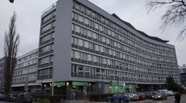 Wielki modernistyczny biurowiec w centrum Krakowa został sprzedany [ZDJĘCIA]