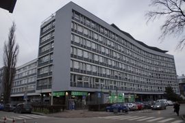 Wielki modernistyczny biurowiec w centrum Krakowa został sprzedany [ZDJĘCIA]